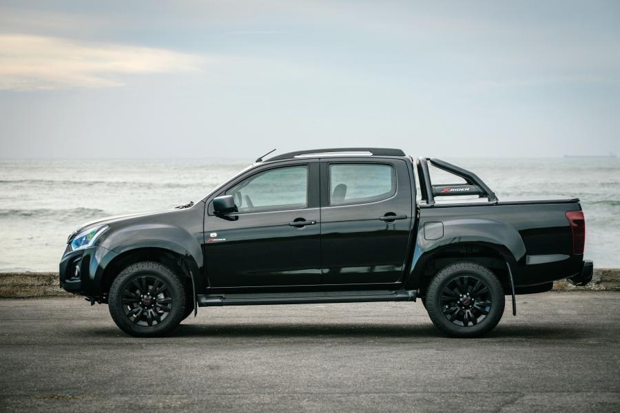  Isuzu KB Double Cab X-Rider Black 2018 года  (фото 13 из 34)
